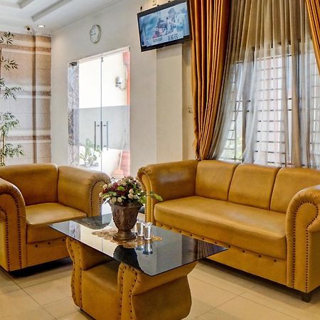 Oyo 92638 Jr Residence Syariah ميدان المظهر الخارجي الصورة