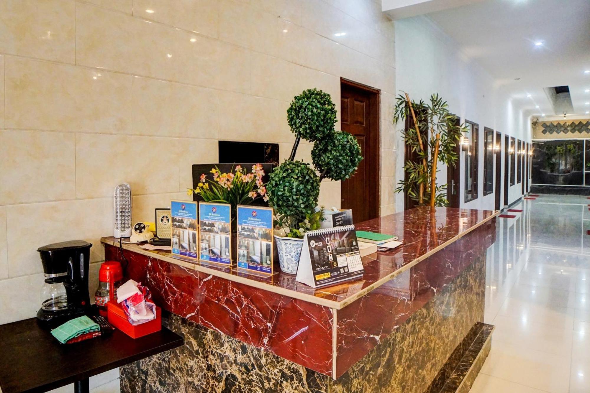 Oyo 92638 Jr Residence Syariah ميدان المظهر الخارجي الصورة