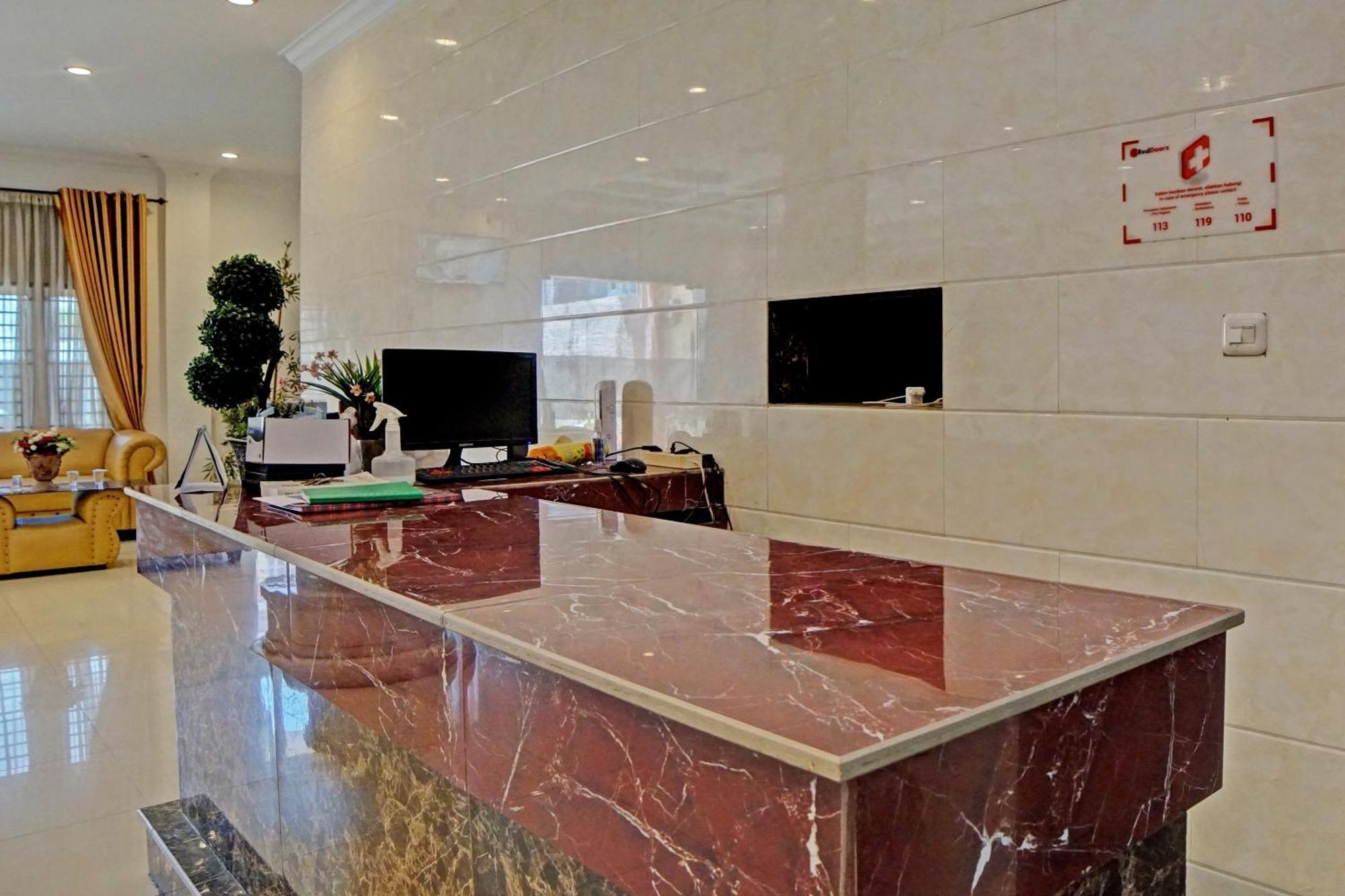 Oyo 92638 Jr Residence Syariah ميدان المظهر الخارجي الصورة