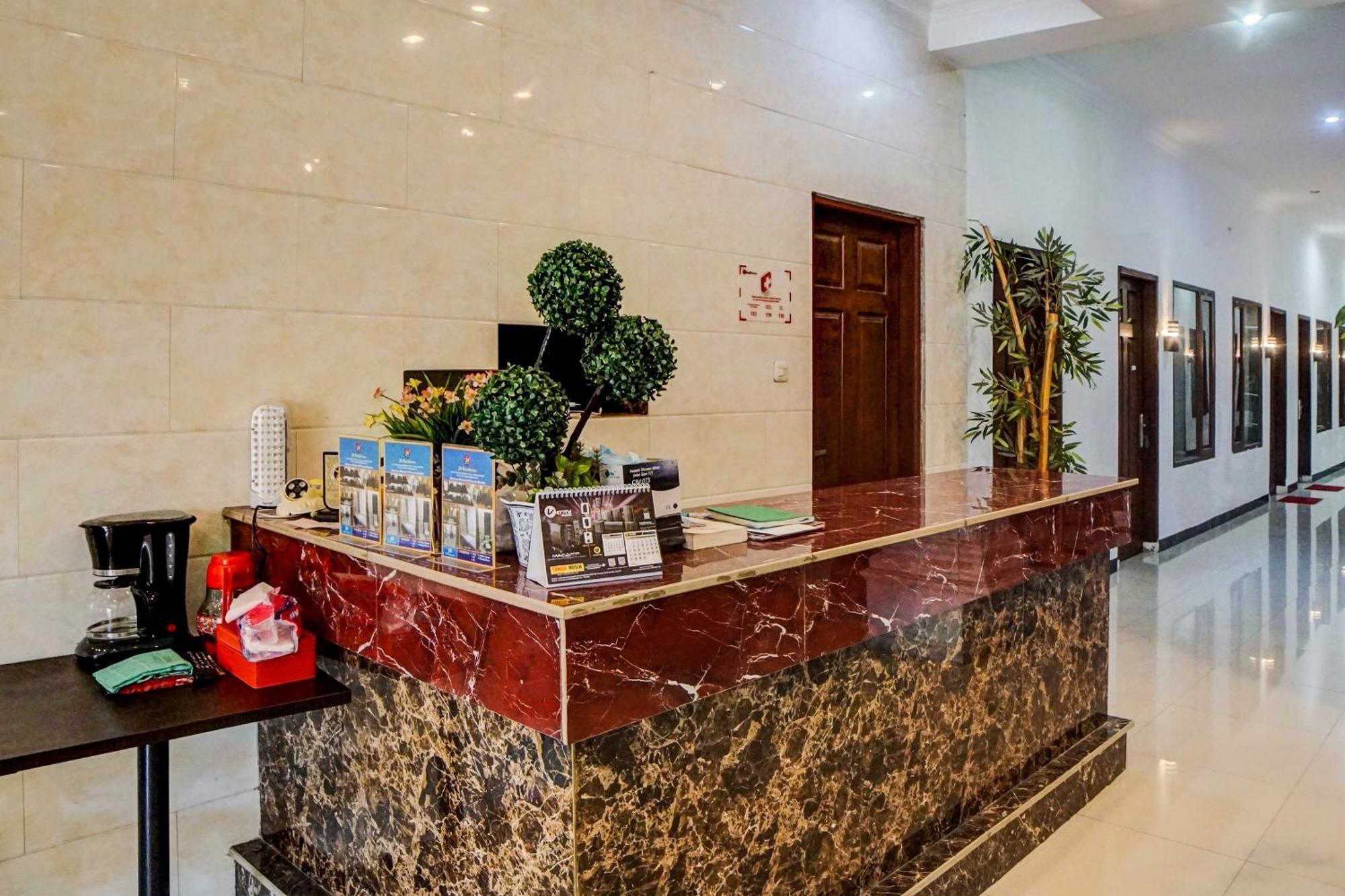 Oyo 92638 Jr Residence Syariah ميدان المظهر الخارجي الصورة