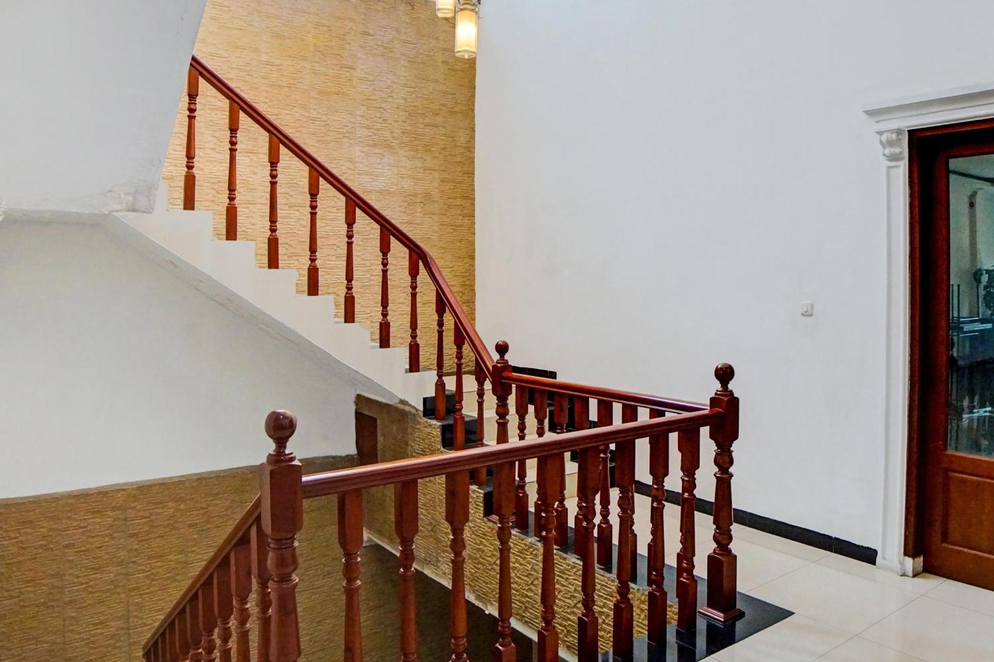 Oyo 92638 Jr Residence Syariah ميدان المظهر الخارجي الصورة